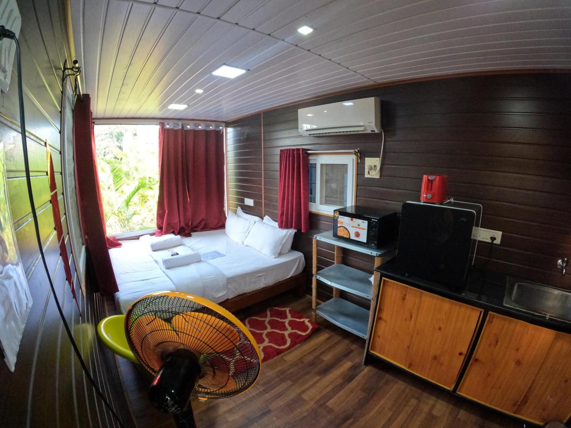 Wow Farm House Auroville Bilik gambar